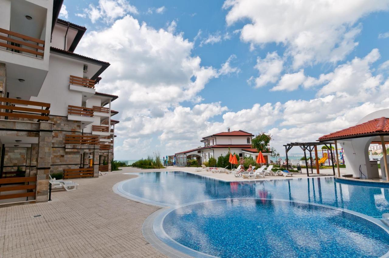 Vm Apartments Robinson Beach Pomorie Exterior photo